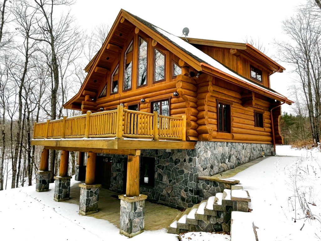 Featured Log Home Calabogie Flynn Log Homes
